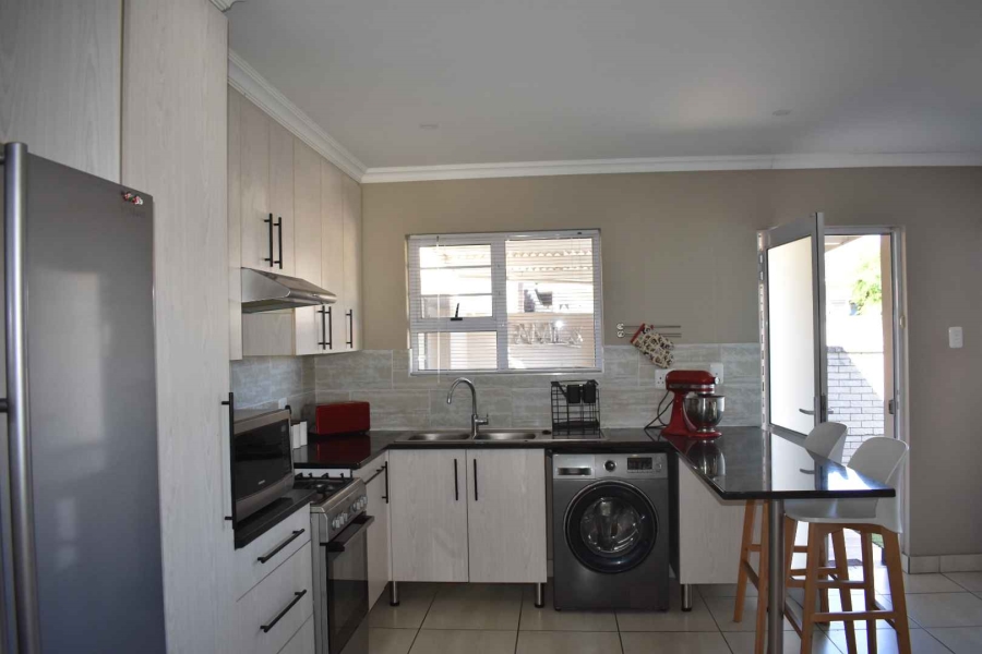 3 Bedroom Property for Sale in Nahoon Valley Park Eastern Cape